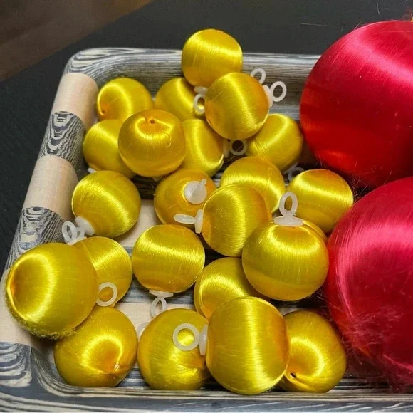 Satin Red and  Yellow Vintage Christmas Bulb Bauble Ornaments - Picture 7 of 8